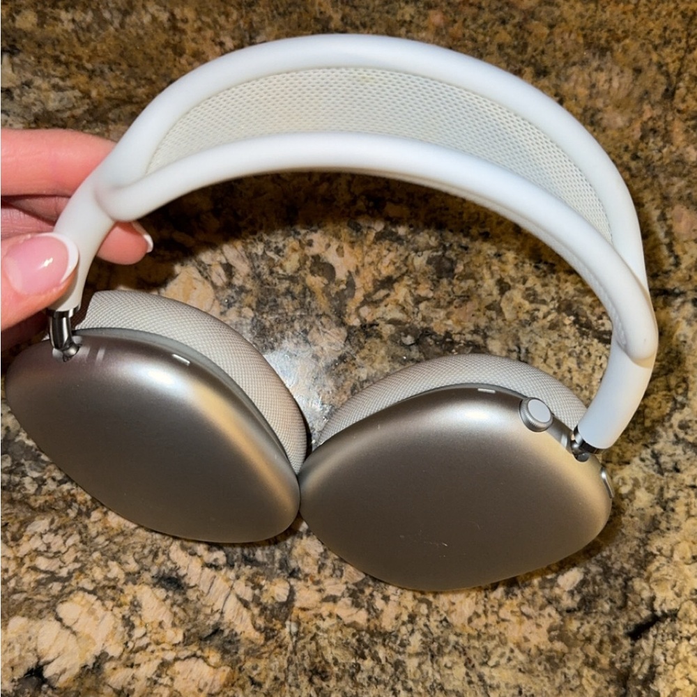 AirPod max - gently used - Picture 3 of 5
